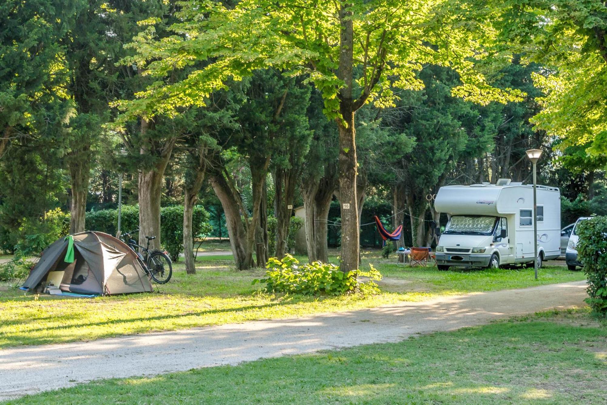VivaCamp La Laune Villeneuve-lès-Avignon Exterior foto